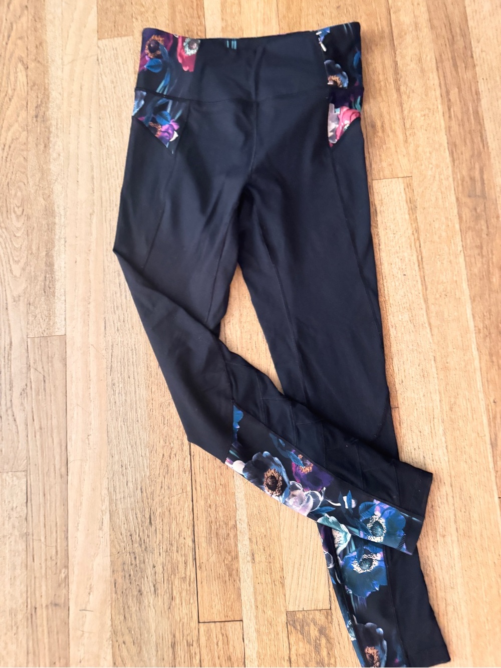 Black Floral-Trim High-Waist Leggings -  Calia, M
